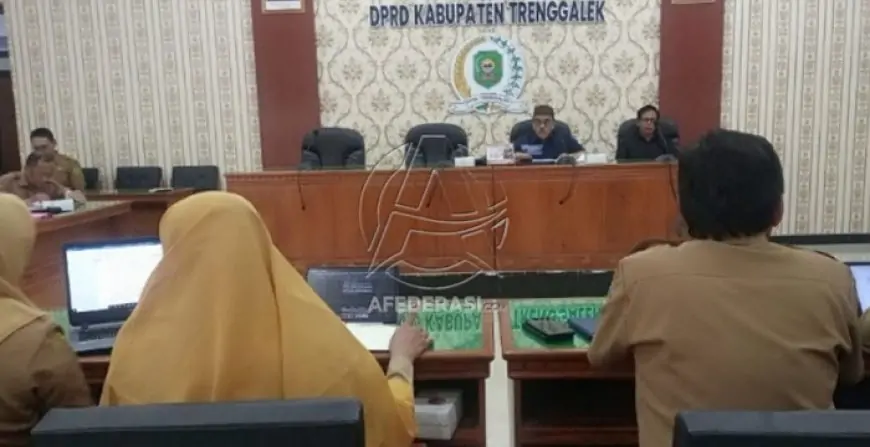 Bapemperda DPRD Trenggalek Bahas Perubahan Aturan Pengelolaan Barang Daerah dan Lima Raperda Inisiatif