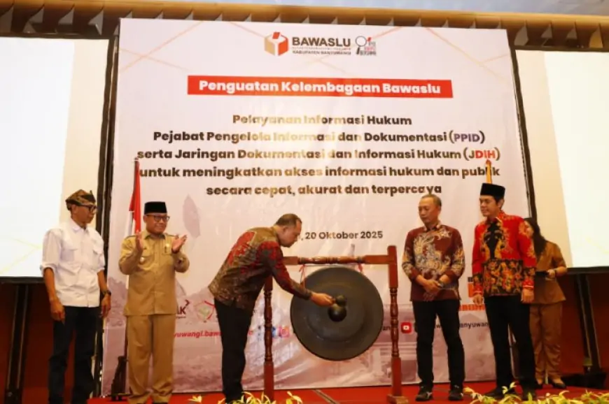 Wabup Mujiono Dorong Bawaslu Banyuwangi Perkuat Keterbukaan Informasi Publik