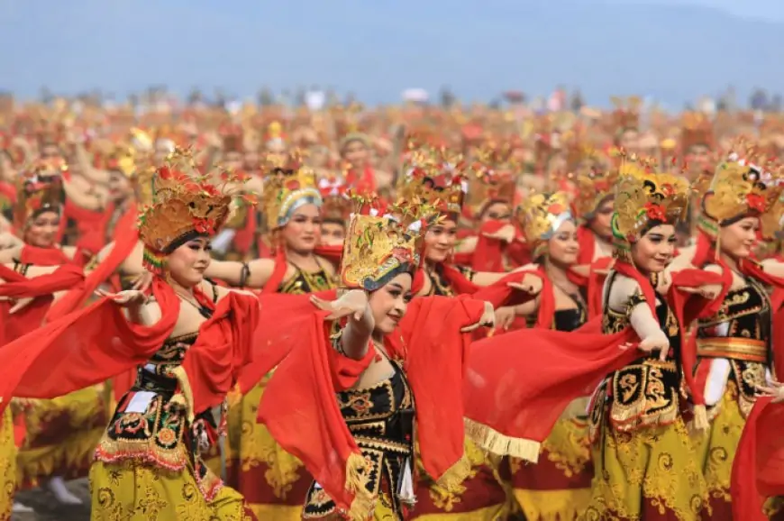 Gandrung Sewu 13 Tahun Konsisten, Banyuwangi Raih Apresiasi Kemenparekraf