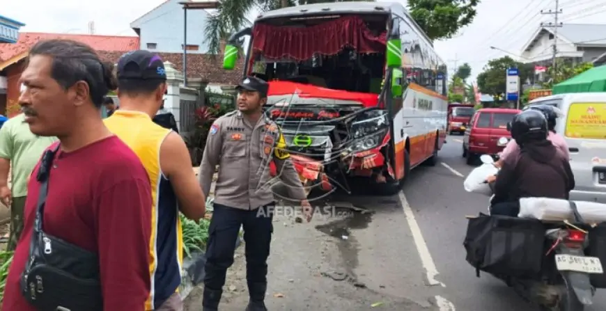 Identitas Korban Kecelakaan Maut di Depan SPBU Rejoagung Terungkap, Dua Pemotor Asal Jombang Tewas di Lokasi