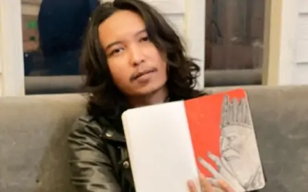 Seniman Dark Art Jombang Konsisten Berkarya Pakai Handphone