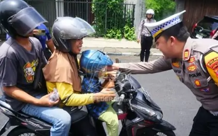 Hari Pertama Operasi Zebra Semeru 2025, Satlantas Tulungagung Gencarkan Edukasi ke Pengendara