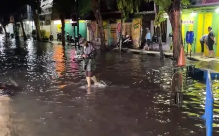 Kerap Tergenang Air Hujan, Pemkab Lamongan Masif Bersihkan Gorong-Gorong