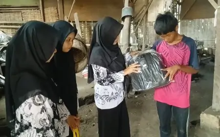 GTT Lamongan Salurkan Donasi Alat Sekolah kepada Siswa Tak Mampu