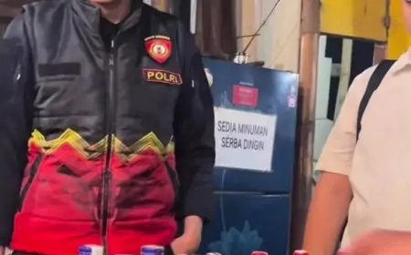 Razia Warung Pangku  Pelabuhan,  Amankan 106 Botol Miras