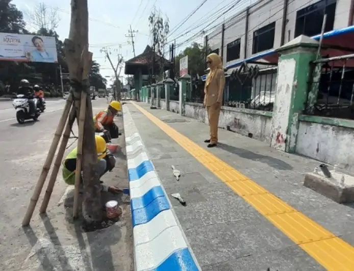 Proyek Rehabilitasi Drainase dan Trotoar Jl. KH. Abdurrahman Wahid Capai  94,817 Persen