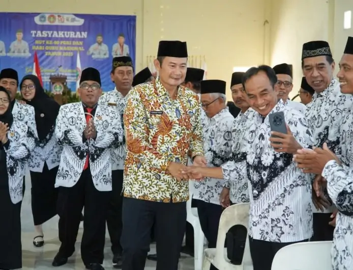 Bupati Lamongan Minta Guru Berinovasi Sambut Indonesia Emas 2045