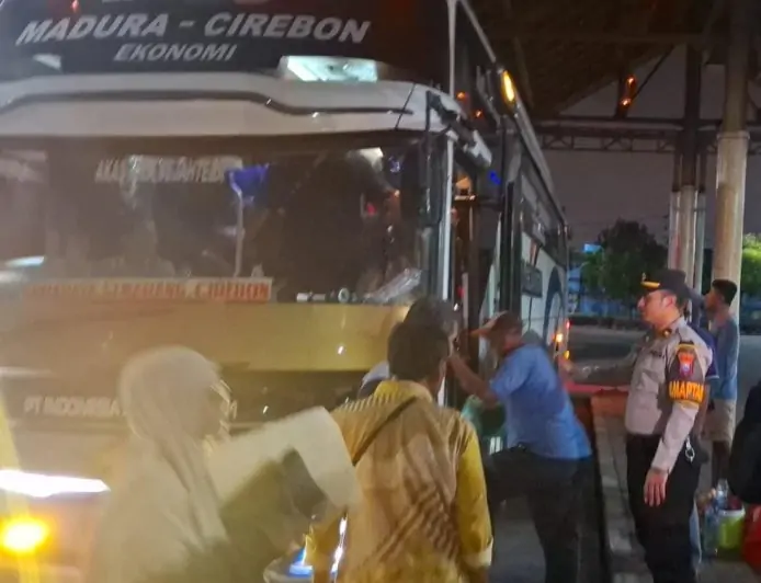 Pria Lansia Asal Majalengka Terlantar di Gresik,