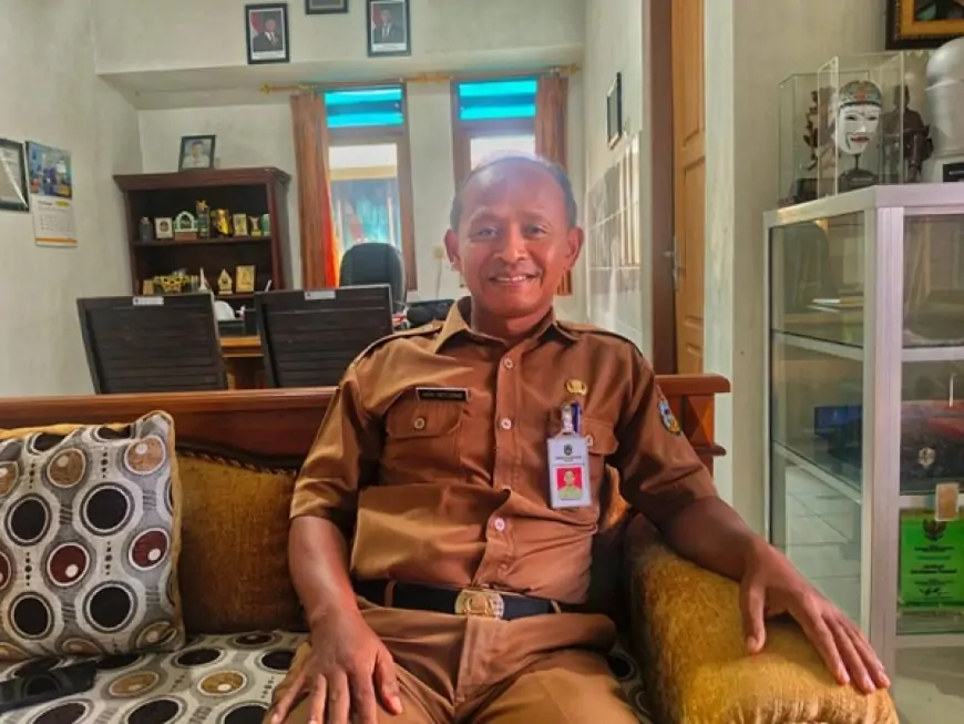 Dinsos Kaji Usulan PMII Pacitan, Pasang Stiker Dirumah Penerima Bansos 