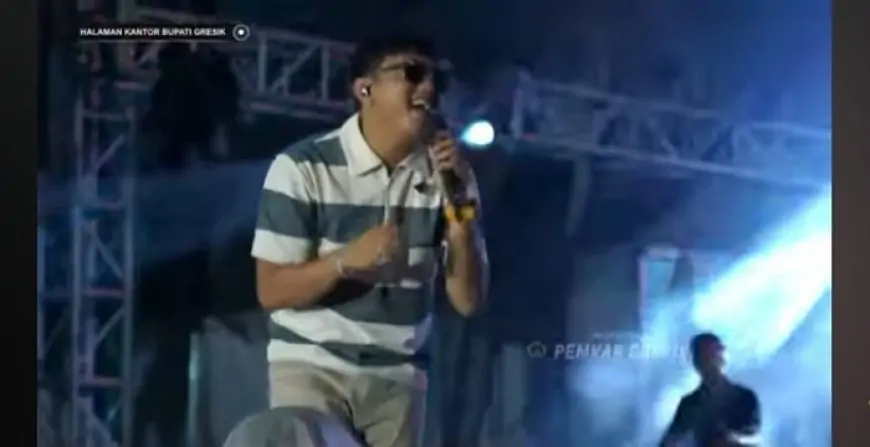 Jadi  Sorotan, Konser Seniora Tetap Digelar di Tengah Banjir Gresik Selatan