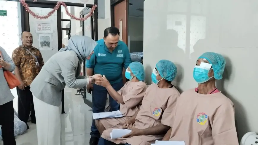 Rayakan HKN, RSUD Besuki Tuntaskan Operasi Katarak Gratis untuk 65 Warga