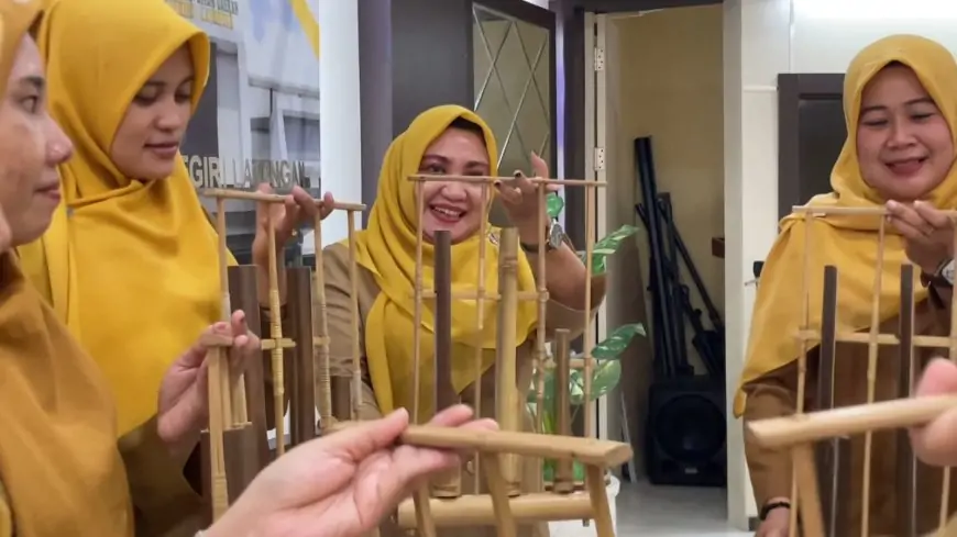 DWP Lamongan Lestarikan Angklung di Hari Angklung Sedunia