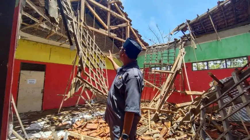 Bangunan Lapuk Runtuh, Disdikbud Situbondo Tetapkan SDN 9 Kilensari Masuk Prioritas Rehabilitasi