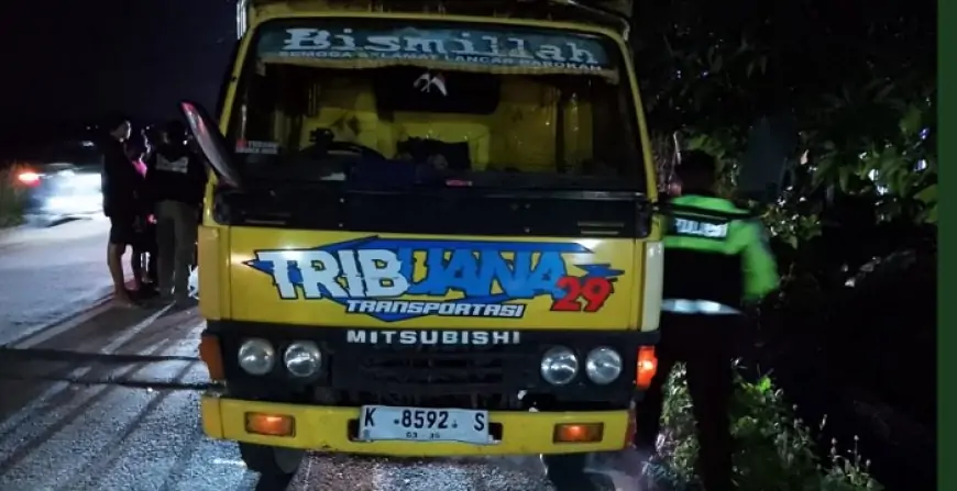 Remaja Jombang Tewas Tabrak Truk Parkir