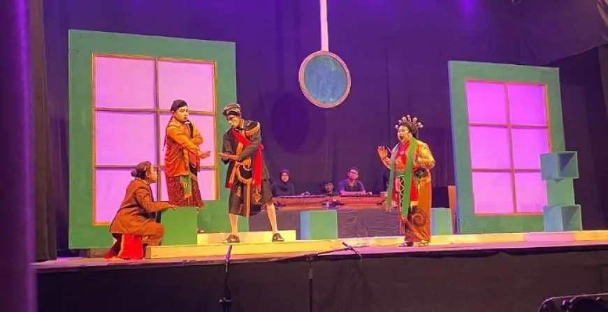 Teaterikal "Utiku Sayang" Pukau Penonton