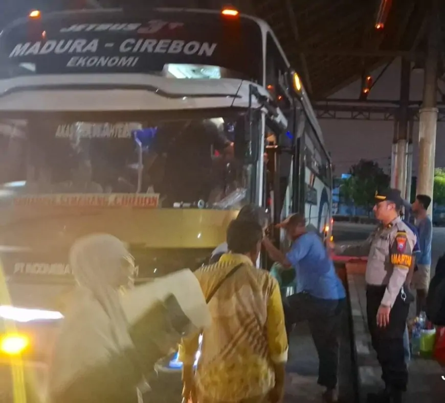 Pria Lansia Asal Majalengka Terlantar di Gresik,