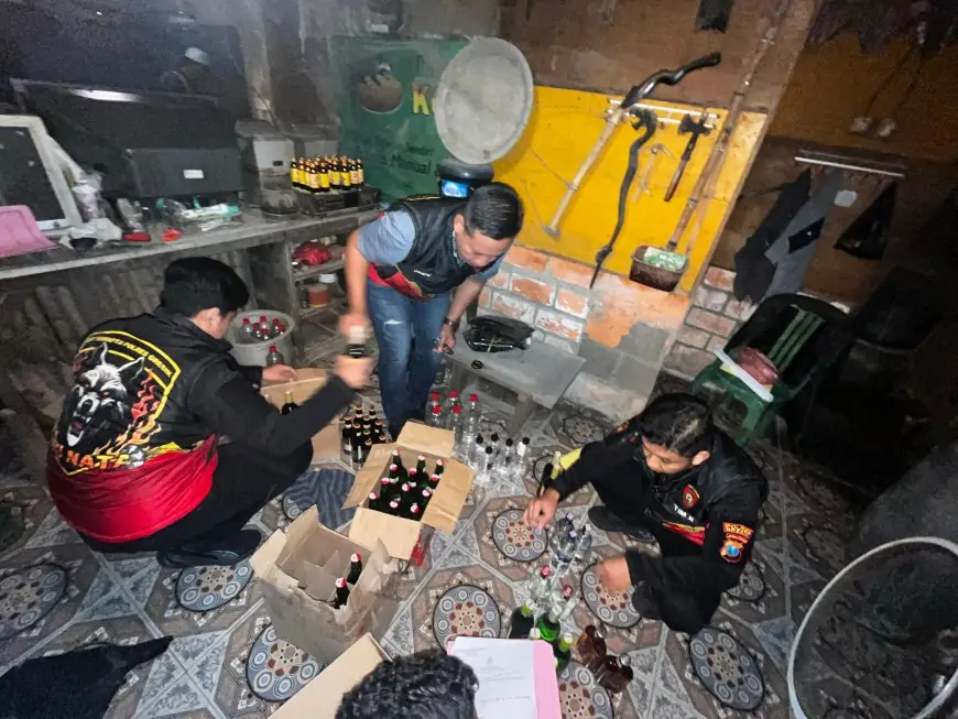 Polres Gresik Amankan Dua Penjual Miras