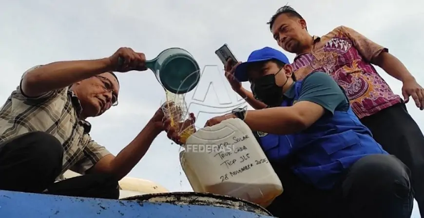 Muatan Truk Tanki Terguling di JLS Diduga Biosolar, Polisi Ambil Sampel untuk Identifikasi Puslabfor Polri