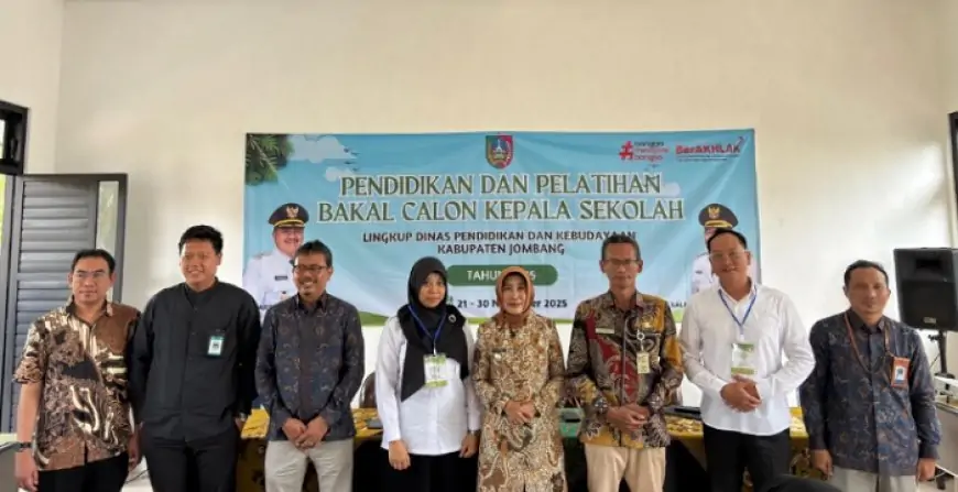 Dinas Pendidikan Jombang Bekali Kepala Sekolah Kompetensi Kepemimpinan dan  Digital