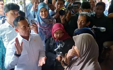 Menteri Wihaji Kunjungi Keluarga Stunting Lamongan