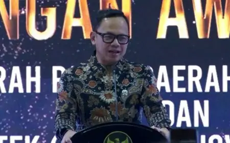 Hadiri Lamongan Award, Wamendagri Bima Arya Sampaikan Duka Cita Korban Bencana Sumatera