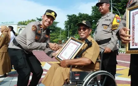 22 Personel Berprestasi dan Tokoh Masyarakat Terima Penghargaan \