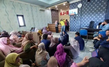 Puluhan Warga Lamongan Serbu Kantor Koperasi KJ-BKN Tuntut Pengembalian Dana