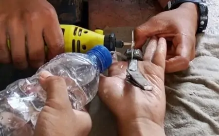 Butuh Waktu 4 Jam, Damkar Lamongan Berhasil Evakuasi Mur Masuk ke Jari Siswa