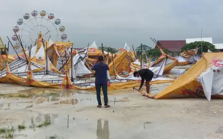 Diterjang Puting Beliung, Pohon Tumbang Hingga Tenda Pasar Malam  Porakporanda
