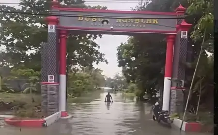 Ratusan Rumah di 12 Desa Terendam Luapan Kali Lamong
