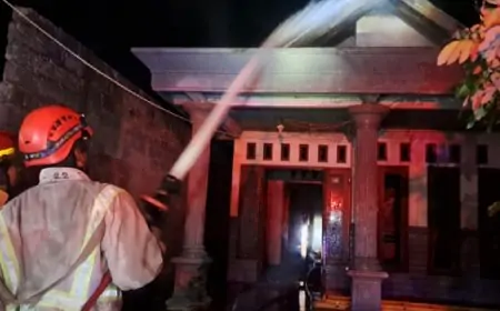 Diduga Korsleting, Rumah Warga  Ludes Terbakar 