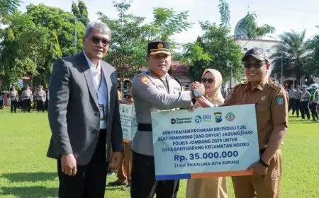 Polres Jombang dan BRI Salurkan 5 Unit  Mesin Pengering Jagung