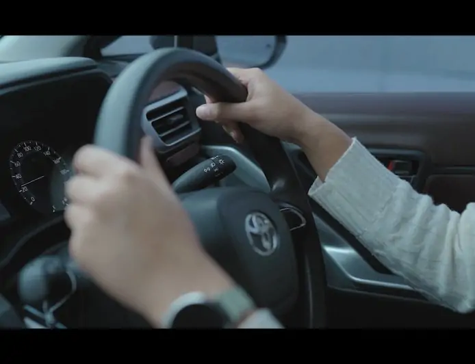 Terapkan Defensive Driving Demi Keselamatan Berkendara Selama Periode Liburan