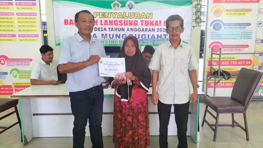 BLT ke 11 Cair, Puluhan Warga  Munggugianti Senang Bisa Beli Sembako dan Obat