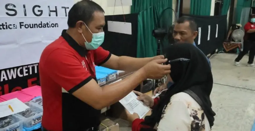 Kemenag Jombang Gelar Operasi Katarak Gratis