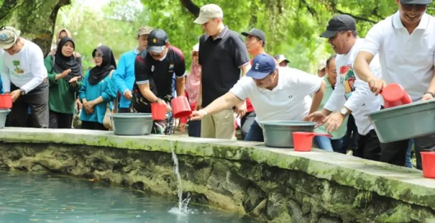 Bupati Warsubi Pimpin Aksi Tanam 500 Pohon  dan Tebar Benih Ikan
