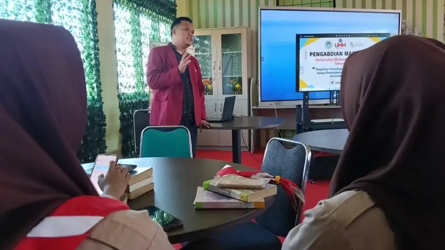 Siswa Lamongan Diajarkan Penulisan Esai Berbasis AI