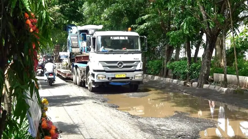 Jalan Veteran Lamongan Rusak Kian Parah