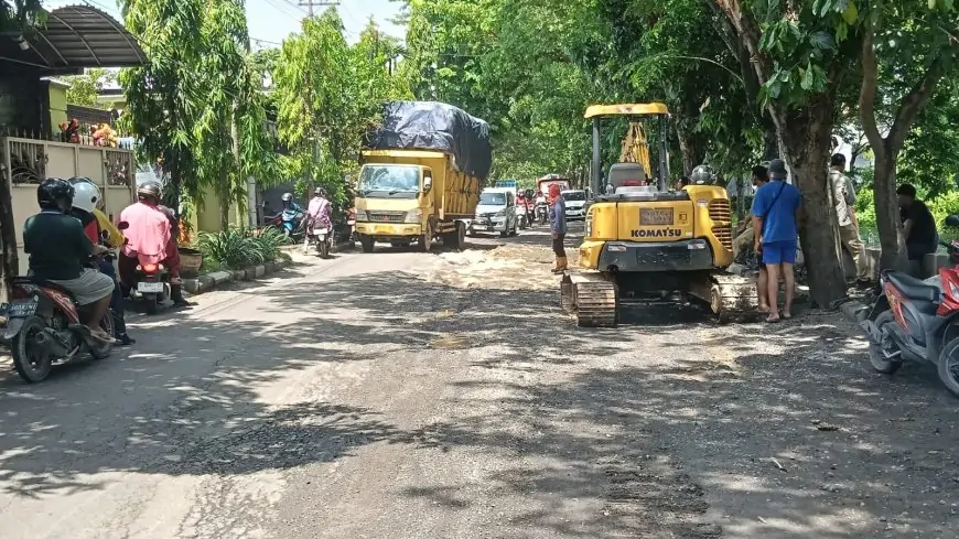 PU Bina Marga Lamongan Lakukan Perbaikan Darurat