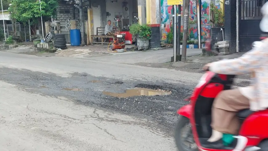 Usai Jalan Veteran, Kini Jalan Sumargo Lamongan Rusak