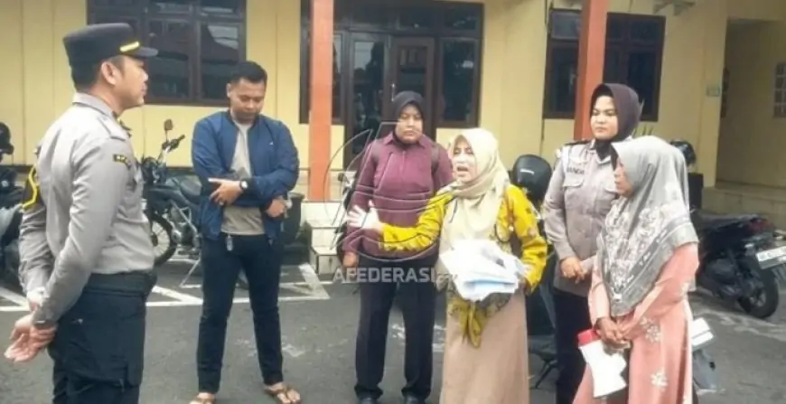 Tuntut Keadilan, Warga Mlandingan Gelar Aksi Tunggal di Polres Situbondo
