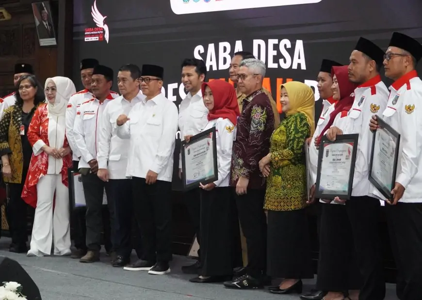 Desa Moronyamplung Lamongan Raih Penghargaan Administrasi Pelayanan Terbaik