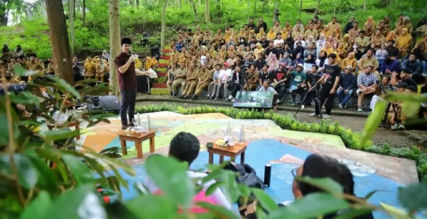 Bupati Trenggalek Ajak ASN Mengkritisi Diri Lewat Bedah Buku Reset Indonesia