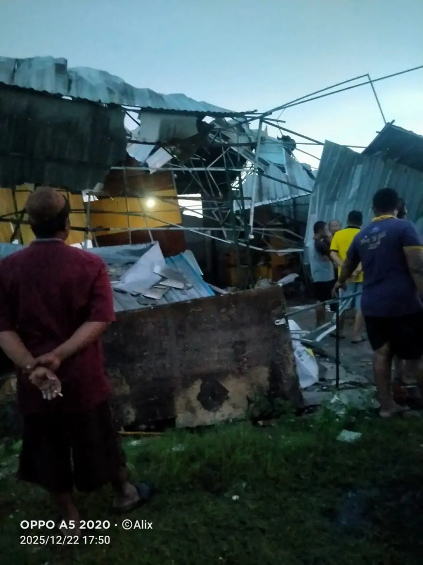 Diterjang Puting Beliung, Dua Rumah  Hancur Tangan Penghuni Terluka