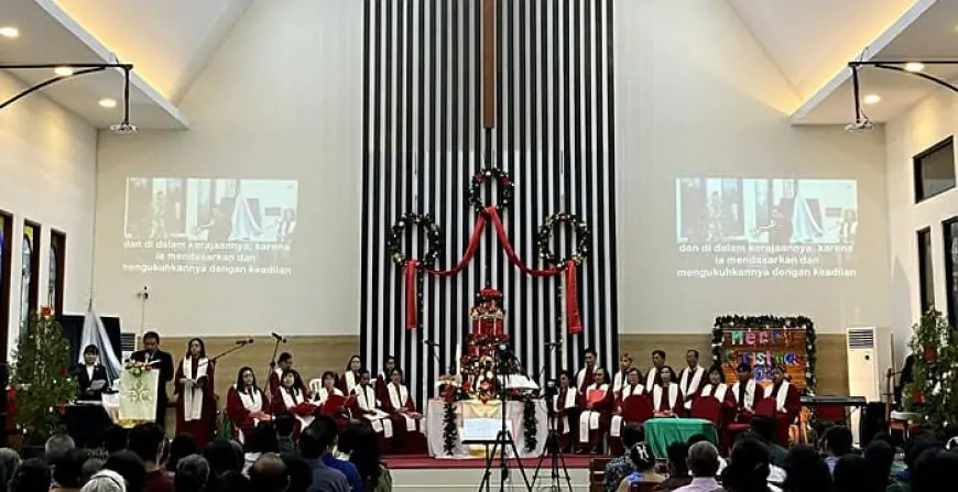 Ibadah Malam Natal GKI Jombang Usung Konsep Kantata
