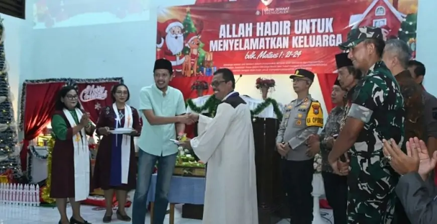Wabup Trenggalek Bersama Forkopimda Tinjau Gereja dan Pos Pengamanan Nataru, Pastikan Perayaan Natal Aman dan Kondusif