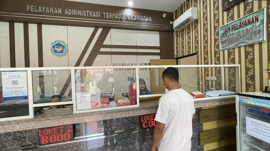 Libur Natal, Layanan Publik di Kantor Kecamatan Lamongan Kota Tetap Buka