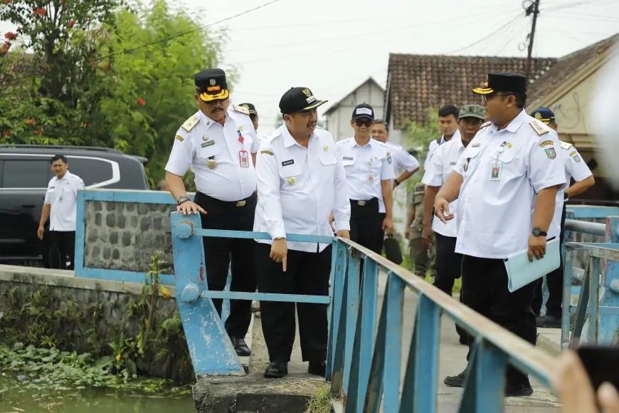 Jembatan Kudu Putus, Bupati Warsubi Janji Bangun Baru Senilai Rp 3 M