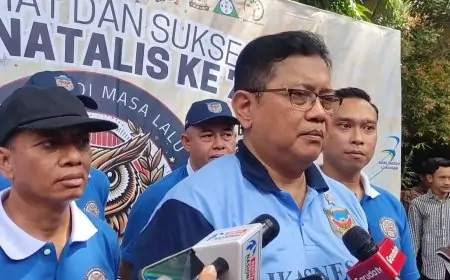 Hadiri Dies Natalis SMPN 1 Lamongan, Wamen Transmigrasi Viva Yoga Tegaskan Visi Hilirisasi Kawasan