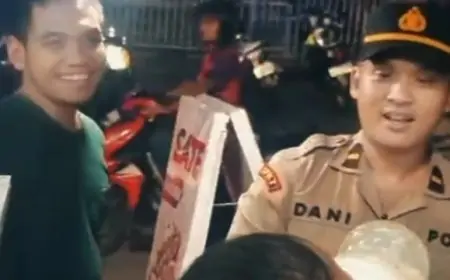 Detik-Detik Penyelamatan Balita Terkunci di Mobil GKB, Damkar dan Polisi Bergerak Cepat